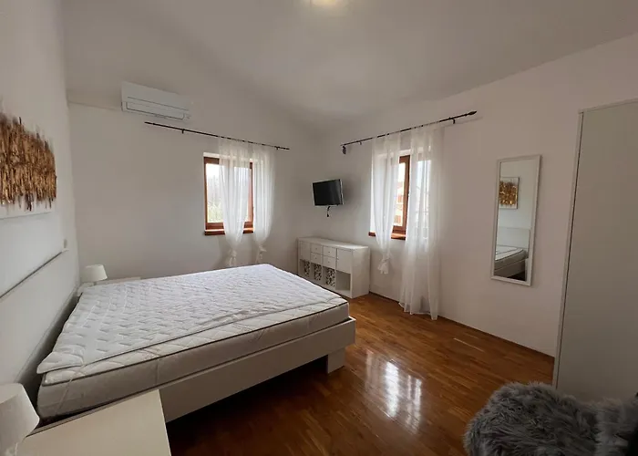 Family Friendly House With A Swimming Pool Butkovici, Istria - Sredisnja Istra - 22788 Svetvinčenat